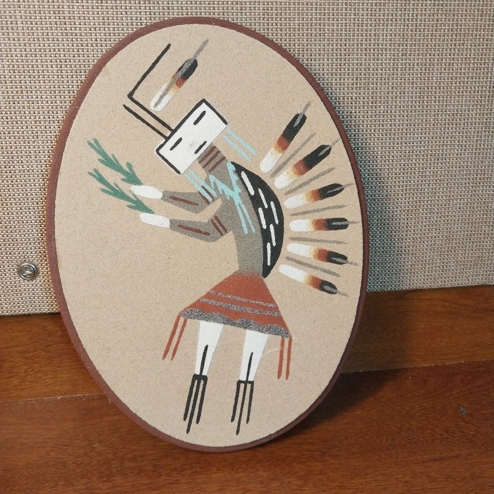 Navajo Sand Painting Signed Native American Sand Art Wall Decor Oval 9x7" READ - Picture 4 of 14